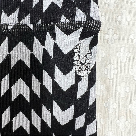 Free People Movement Black White Good Karma Chevron Print Bike Shorts - Picture 3 of 4